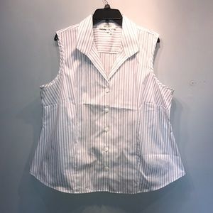 Jones Studio Tops - Sleeveless button up Jones Studio Tops - Sleeveless button up